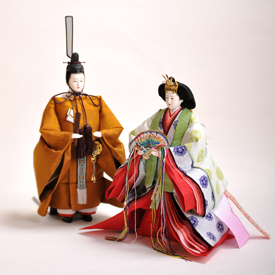 雛人形セット 男雛 女雛 伝統的 オレンジの女雛と黒の男雛の桜小花白木目収納コンパクト飾りの通販